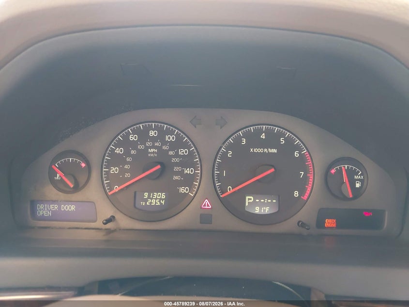 2001 Volvo S80 VIN YV1TS90D911166635 IAAI salvage auction — NORMAL WEAR, Clear (Michigan), sold $125 on 2026-08-18 (photo 7)