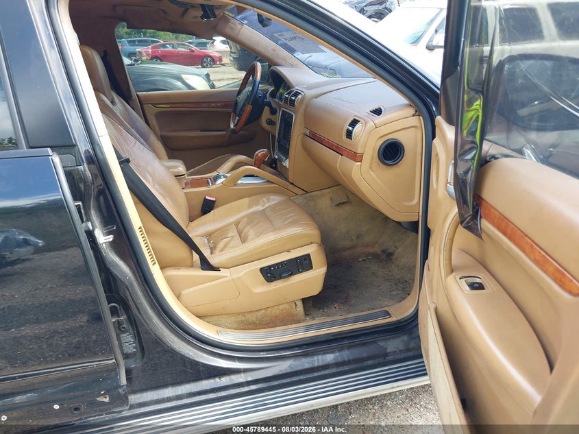 2005 Porsche Cayenne VIN WP1AC29P65LA91853 IAAI salvage auction — NORMAL WEAR, Clear (Virginia), sold $275 on 2026-08-06 (photo 5)