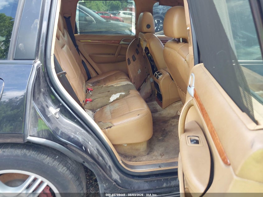 2005 Porsche Cayenne VIN WP1AC29P65LA91853 IAAI salvage auction — NORMAL WEAR, Clear (Virginia), sold $275 on 2026-08-06 (photo 8)