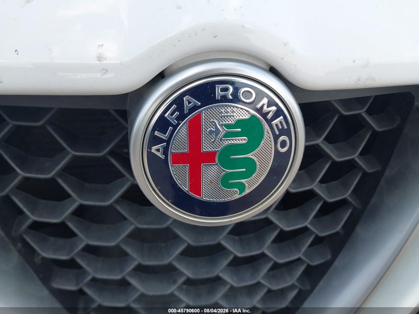 2018 Alfa romeo Stelvio VIN ZASFAKAN6J7B90514 IAAI salvage auction — NORMAL WEAR, Original (Texas), sold $8,150 on 2026-08-19 (photo 6)