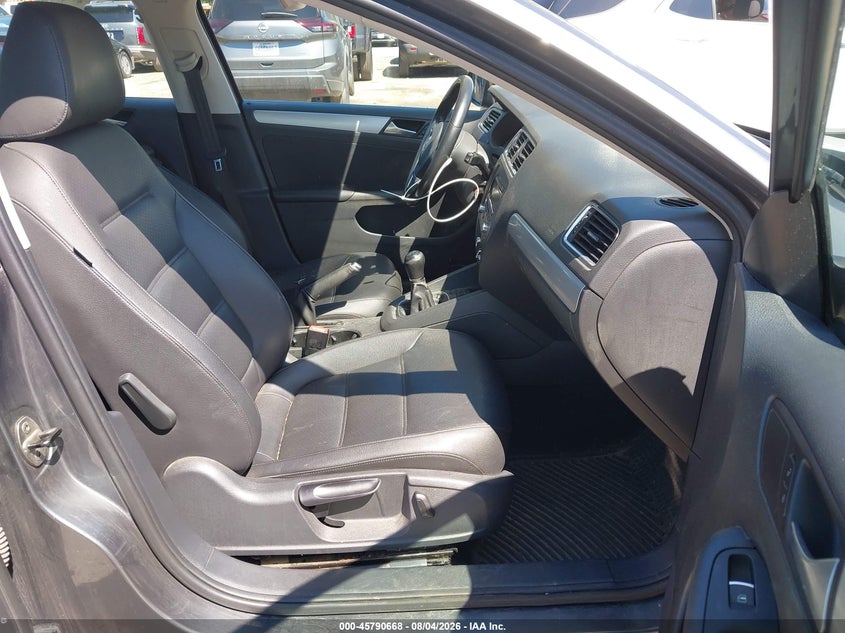2014 Volkswagen Jetta VIN 3VWB17AJ1EM445385 IAAI salvage auction — NORMAL WEAR, Original (New Hampshire), sold $675 on 2026-08-19 (photo 5)
