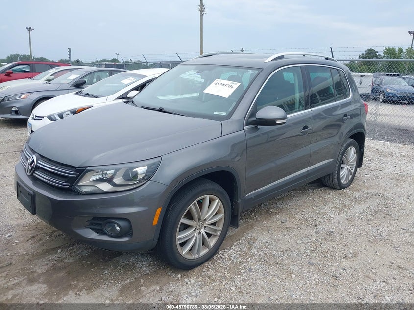 2016 Volkswagen Tiguan VIN WVGBV7AX8GW586075 IAAI salvage auction — NORMAL WEAR, Clear (Indiana), sold $1,650 on 2026-08-11 (photo 2)