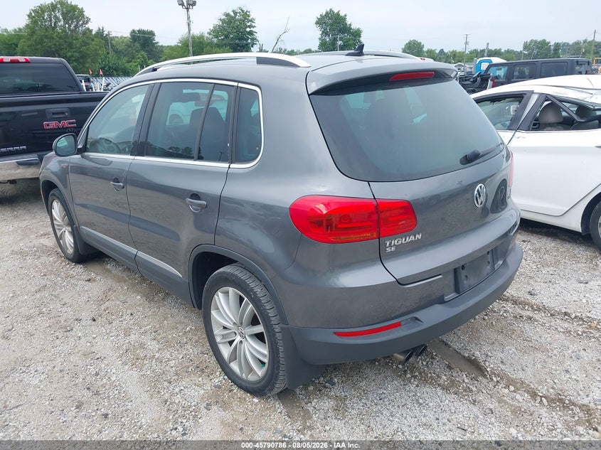 2016 Volkswagen Tiguan VIN WVGBV7AX8GW586075 IAAI salvage auction — NORMAL WEAR, Clear (Indiana), sold $1,650 on 2026-08-11 (photo 3)