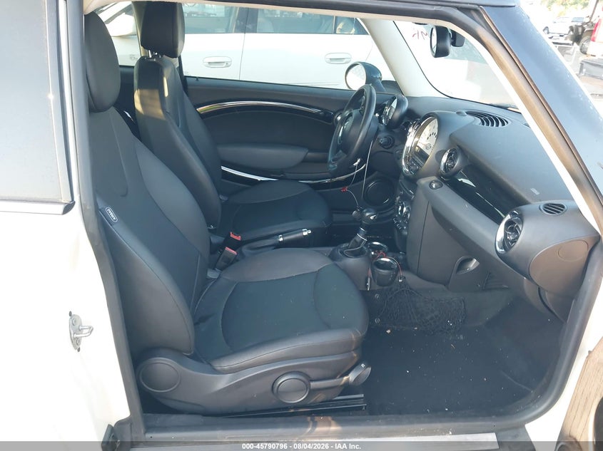 2012 Mini Clubman VIN WMWZF3C53CT190021 IAAI salvage auction — NORMAL WEAR, Clear (Louisiana), sold $400 on 2026-08-11 (photo 5)