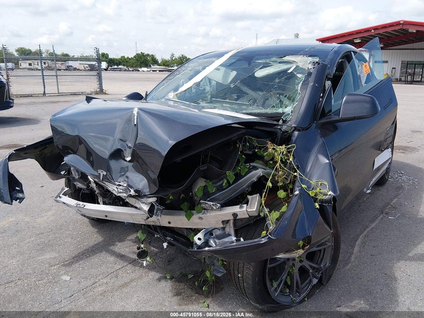 2025 Tesla Model y VIN 7SAYGDEDXSA378946 IAAI salvage auction — FRONT END, Clear (Louisiana), sold $3,800 on 2026-09-08 (photo 2)