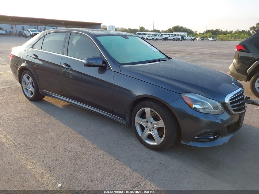 2014 Mercedes-benz E-klasse VIN WDDHF5KB5EA836231 IAAI salvage auction — NORMAL WEAR, Clear (Texas), sold $1,100 on 2026-08-20 (photo 1)