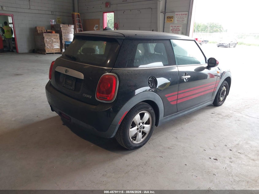 2015 Mini Hard top VIN WMWXM5C56FT938368 IAAI salvage auction — ENGINE DAMAGE, Clear (Florida), sold $275 on 2026-08-12 (photo 4)