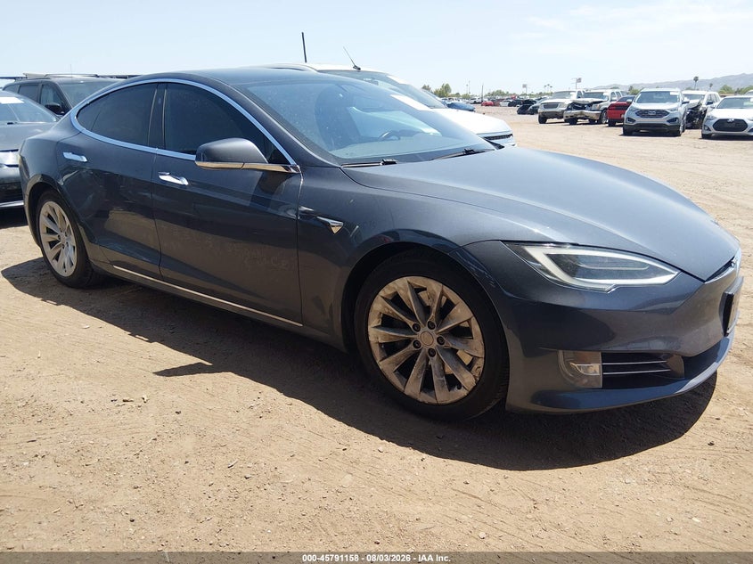2020 Tesla Model s VIN 5YJSA1E20LF391386 — IAAI salvage auction photo