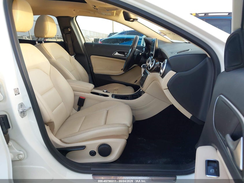 2016 Mercedes-benz Gla-class VIN WDCTG4EB4GJ235994 IAAI salvage auction — NORMAL WEAR, Clear (Texas), sold $2,500 on 2026-08-13 (photo 5)