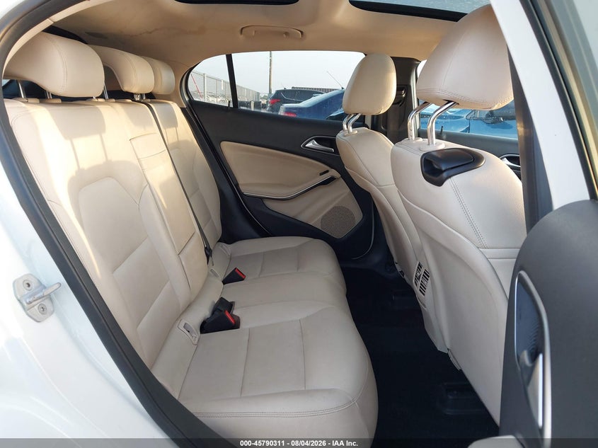 2016 Mercedes-benz Gla-class VIN WDCTG4EB4GJ235994 IAAI salvage auction — NORMAL WEAR, Clear (Texas), sold $2,500 on 2026-08-13 (photo 8)