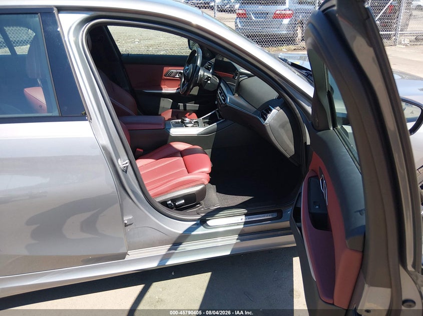 2023 BMW 3er VIN 3MW89FF04P8D17361 IAAI salvage auction — FRONT & REAR, Wait Title, sold $17,450 on 2026-09-24 (photo 5)