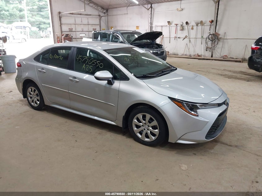 2025 Toyota Corolla VIN 5YFB4MDE6SP302072 — IAAI salvage auction photo
