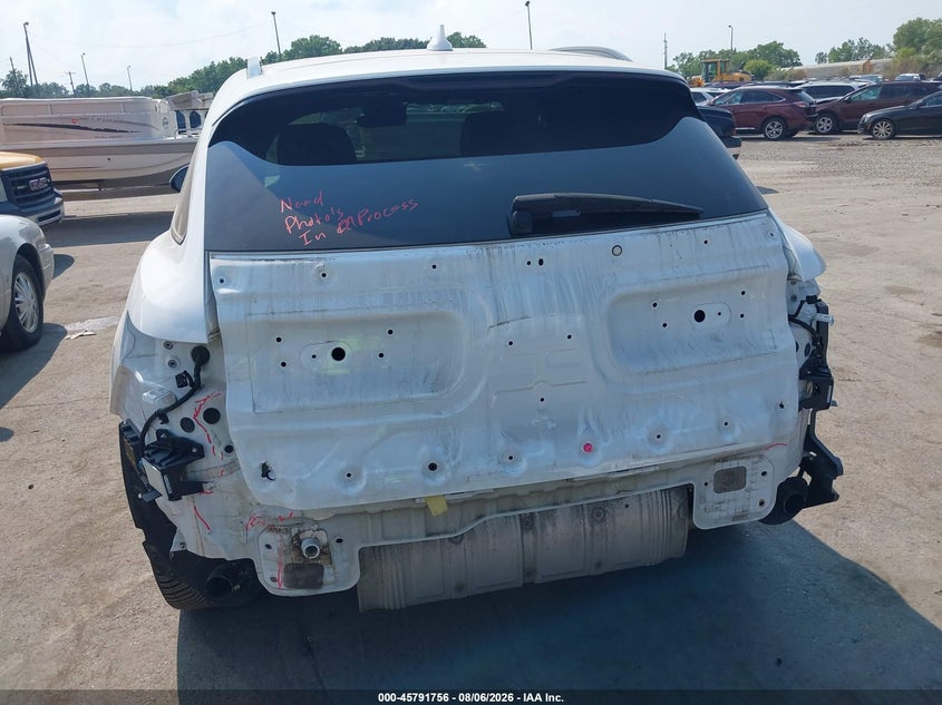 2022 Genesis Gv70 VIN KMUMADTB2NU044288 IAAI salvage auction — REAR END, Salvage Title, sold $14,975 on 2026-09-08 (photo 6)