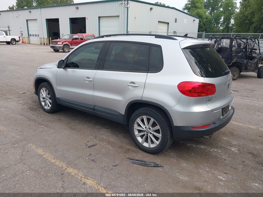2017 Volkswagen Tiguan VIN WVGAV7AX9HK042768 IAAI salvage auction — NORMAL WEAR, Clear (Michigan), sold $575 on 2026-08-11 (photo 3)