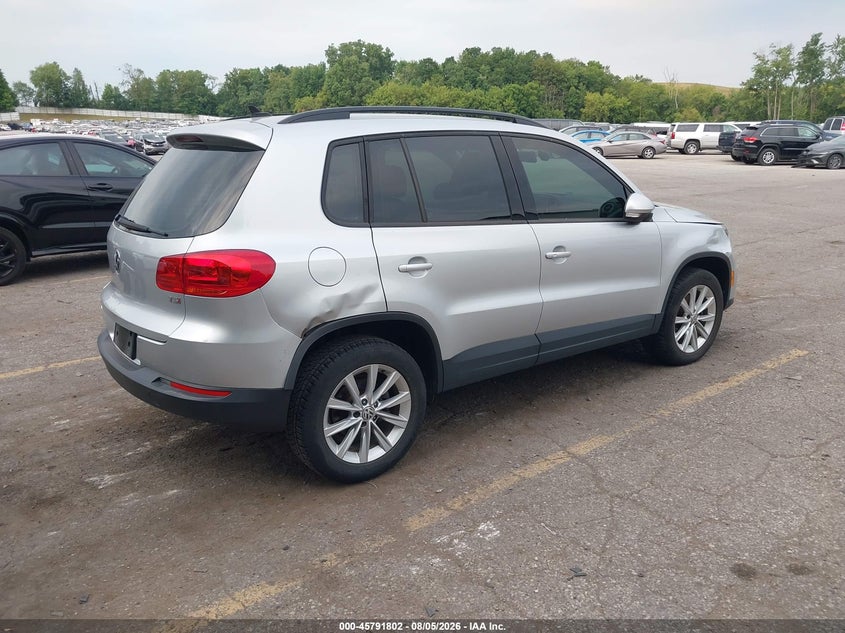 2017 Volkswagen Tiguan VIN WVGAV7AX9HK042768 IAAI salvage auction — NORMAL WEAR, Clear (Michigan), sold $575 on 2026-08-11 (photo 4)