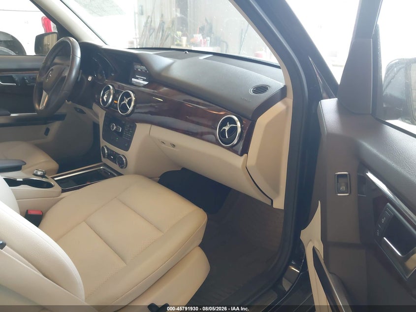 2013 Mercedes-benz Glk-klasse VIN WDCGG8JB1DF985463 IAAI salvage auction — NORMAL WEAR, Clear (Michigan), sold $75 on 2026-08-18 (photo 5)