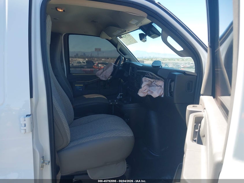 2025 Gmc Savana VIN 1GTW7AFP9S1140366 IAAI salvage auction — FRONT END, Clear (Nevada), sold $12,400 on 2026-08-14 (photo 5)