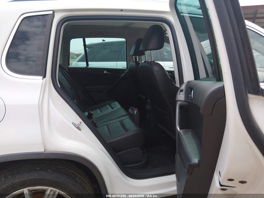 2013 Volkswagen Tiguan VIN WVGAV7AX6DW551011 IAAI salvage auction — NORMAL WEAR, Salvage Title, sold $275 on 2026-08-11 (photo 8)