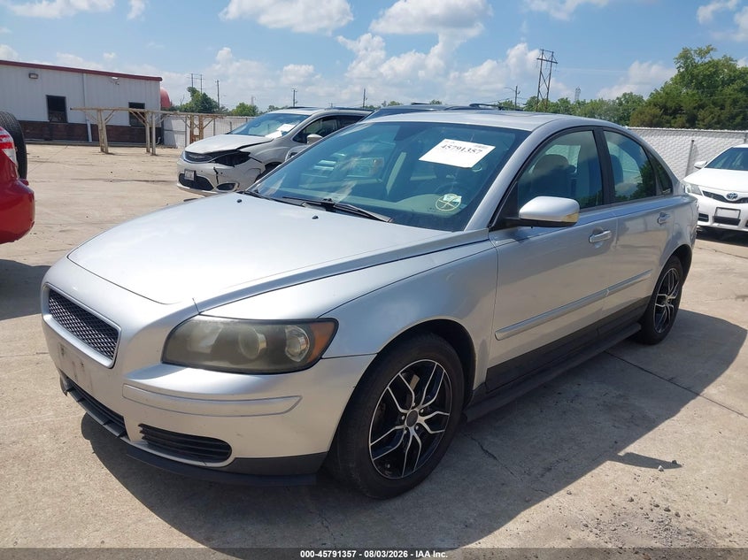 2004 Volvo S40 VIN YV1MS382942008878 IAAI salvage auction — NORMAL WEAR, Clear (Missouri), sold $275 on 2026-08-11 (photo 2)