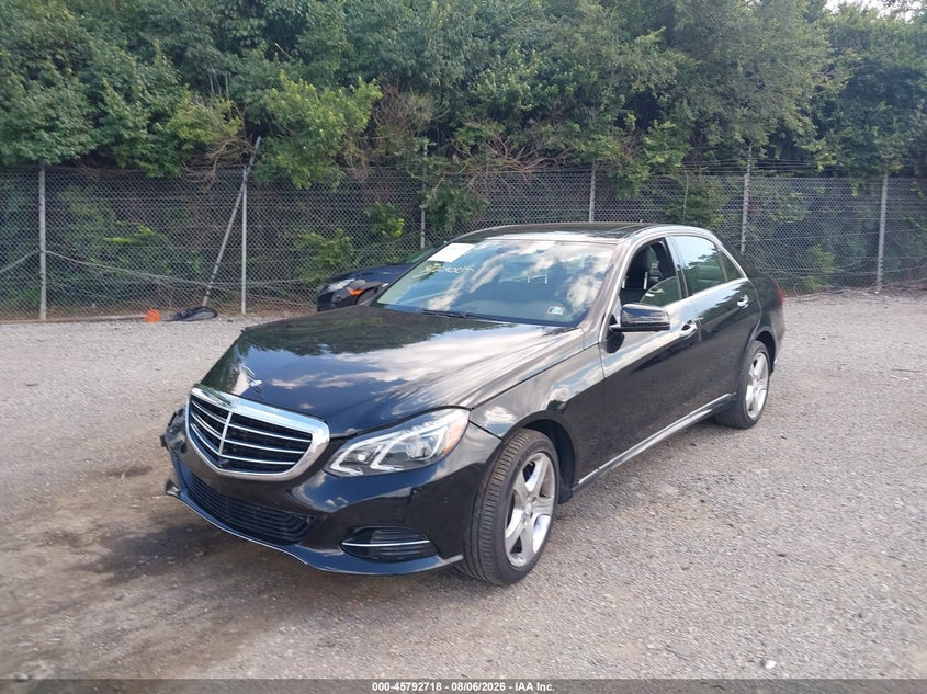2014 Mercedes-benz E-klasse VIN WDDHF5KBXEA850710 IAAI salvage auction — RIGHT FRONT, Wait Title, sold $1,900 on 2026-08-21 (photo 2)