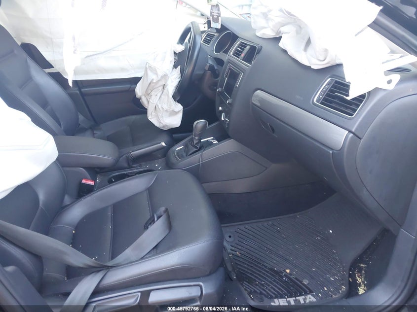 2018 Volkswagen Jetta VIN 3VWDB7AJ7JM249693 IAAI salvage auction — FRONT END, Wait Title, sold $2,150 on 2026-09-07 (photo 5)