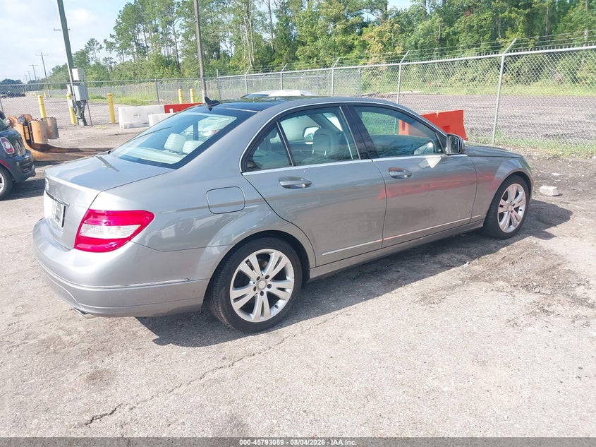 2009 Mercedes-benz C class VIN WDDGF54X99F216186 IAAI salvage auction — NORMAL WEAR, Clear (Florida), sold $525 on 2026-08-11 (photo 4)