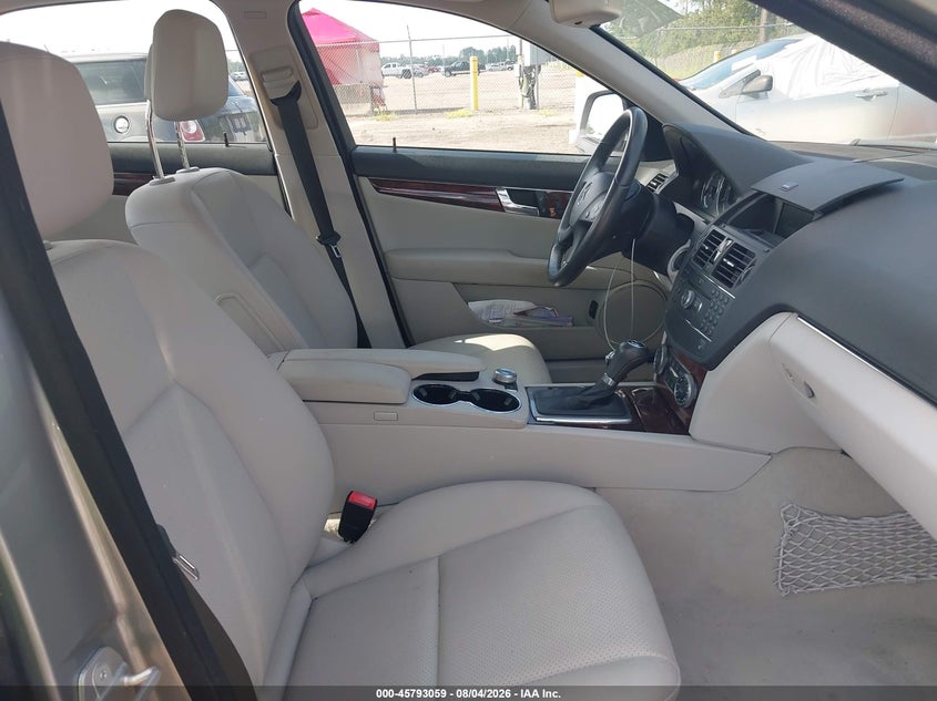2009 Mercedes-benz C class VIN WDDGF54X99F216186 IAAI salvage auction — NORMAL WEAR, Clear (Florida), sold $525 on 2026-08-11 (photo 5)