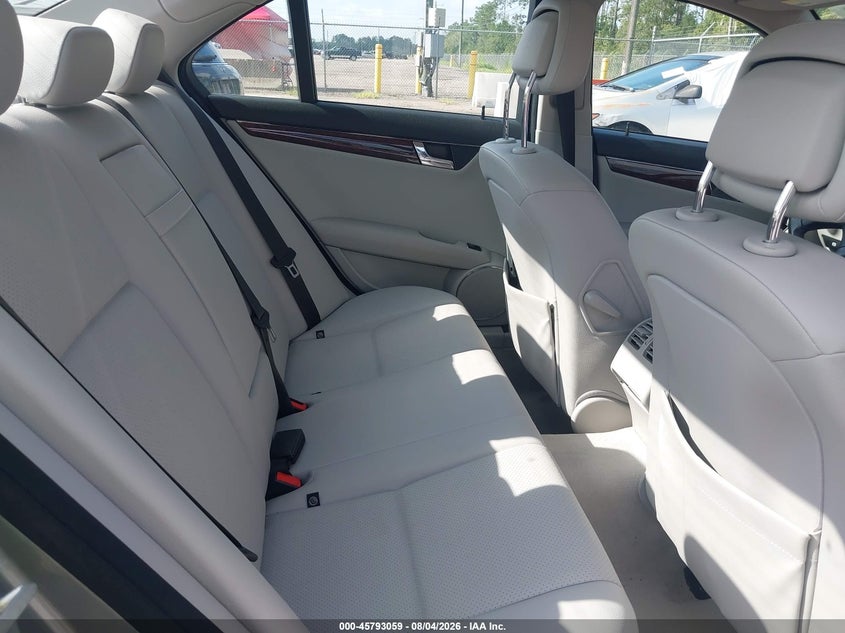 2009 Mercedes-benz C class VIN WDDGF54X99F216186 IAAI salvage auction — NORMAL WEAR, Clear (Florida), sold $525 on 2026-08-11 (photo 8)