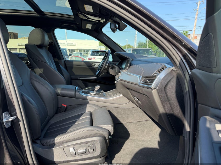 2019 BMW X5 VIN 5UXCR6C52KLL26024 IAAI salvage auction — NORMAL WEAR, Clear (Massachusetts), sold $16,150 on 2026-09-16 (photo 5)