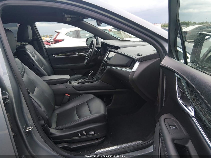 2021 Cadillac Xt5 VIN 1GYKNCRS7MZ117585 IAAI salvage auction — LEFT SIDE, Wait Title, sold $6,000 on 2026-10-11 (photo 5)