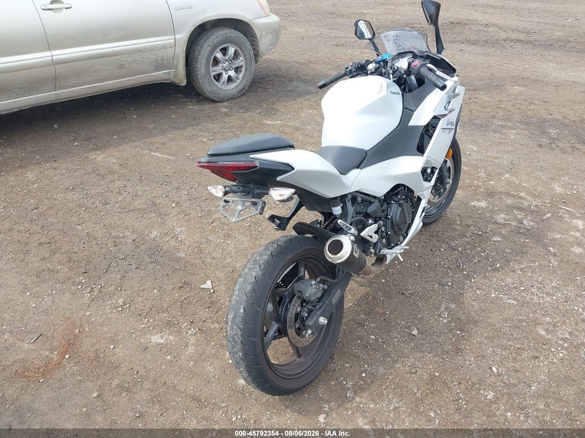 2025 Kawasaki Ninja VIN ML5EXGG19SDA70436 IAAI salvage auction — FRONT END, Wait Title, sold $1,100 on 2026-09-13 (photo 4)