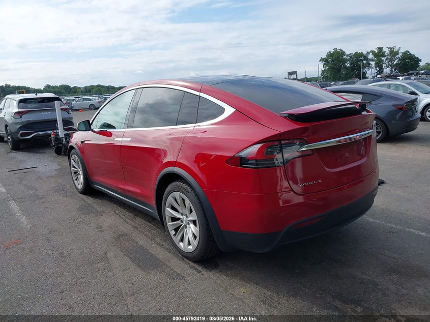 2017 Tesla Model x VIN 5YJXCBE22HF039259 IAAI salvage auction — WATER/FLOOD, Salvage Title, sold $7,600 on 2026-09-27 (photo 3)