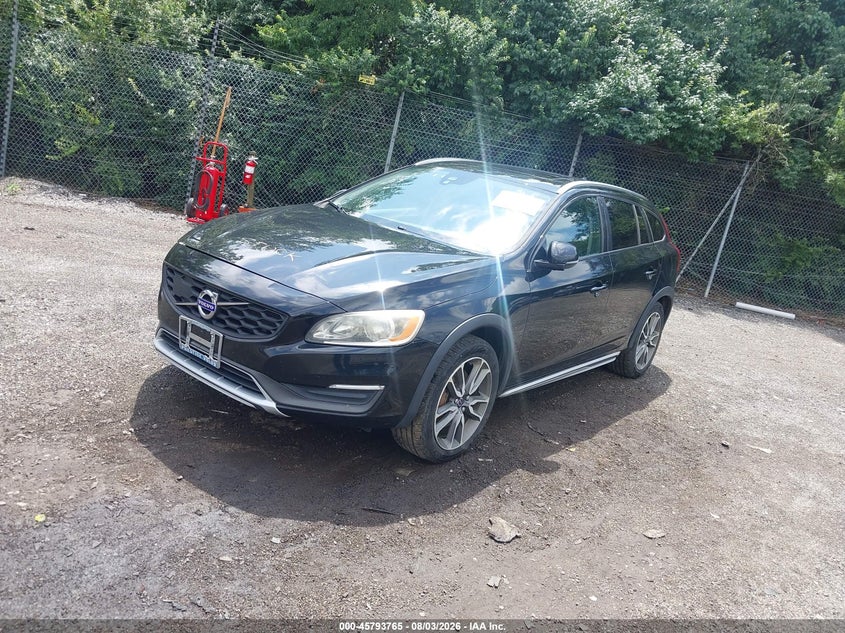 2016 Volvo V60 cross country VIN YV4612HK5G1003132 IAAI salvage auction — NORMAL WEAR, Clear (Pennsylvania), sold $975 on 2026-08-07 (photo 2)