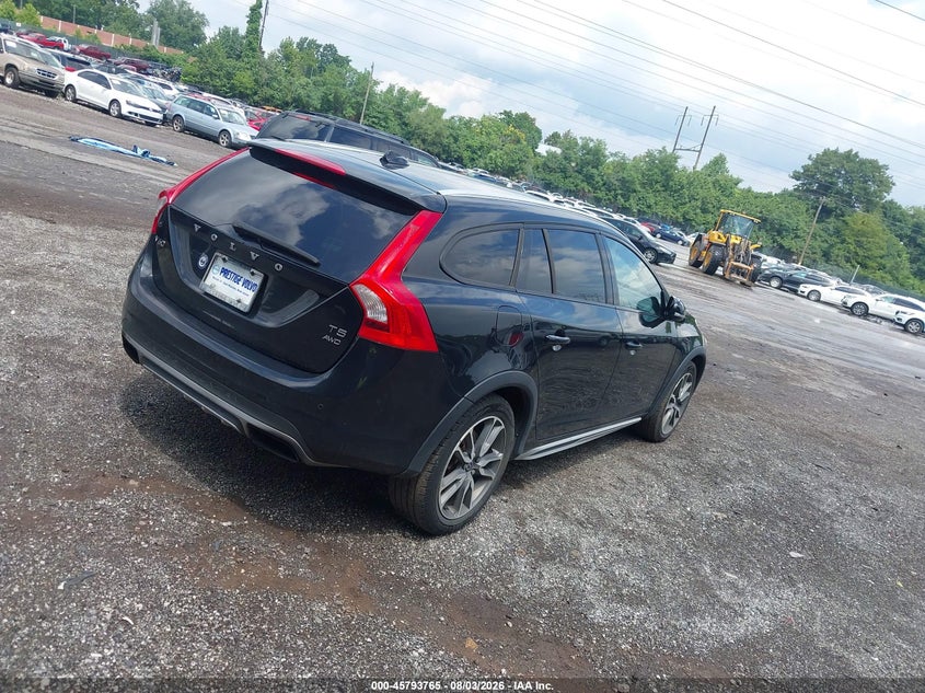 2016 Volvo V60 cross country VIN YV4612HK5G1003132 IAAI salvage auction — NORMAL WEAR, Clear (Pennsylvania), sold $975 on 2026-08-07 (photo 4)