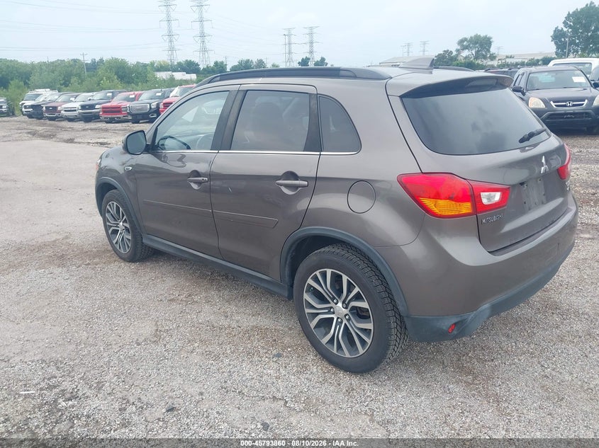 2017 Mitsubishi Outlander VIN JA4AR4AW0HZ028516 IAAI salvage auction — NORMAL WEAR, Salvage Title, sold $2,200 on 2026-08-19 (photo 3)