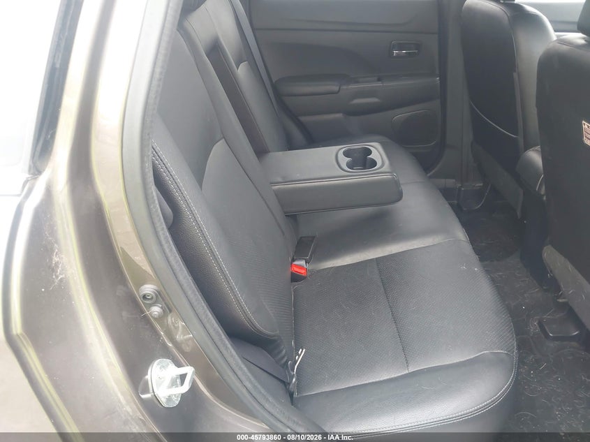 2017 Mitsubishi Outlander VIN JA4AR4AW0HZ028516 IAAI salvage auction — NORMAL WEAR, Salvage Title, sold $2,200 on 2026-08-19 (photo 8)