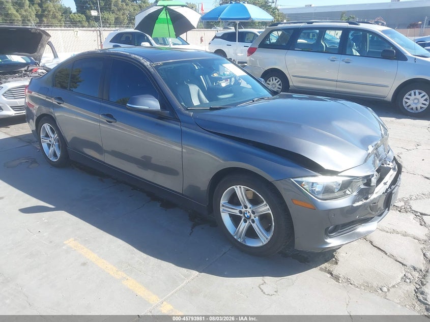 2013 BMW 3 series VIN WBA3C1C5XDF441152 IAAI salvage auction — NORMAL WEAR, Clear - Dealer Only (California), sold $2,025 on 2026-08-10 (photo 1)