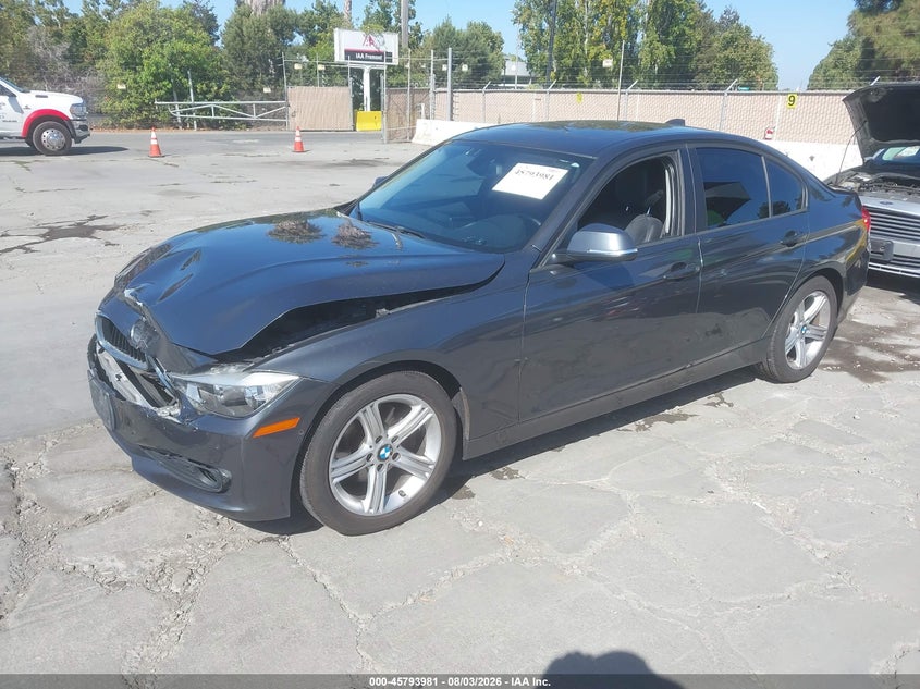 2013 BMW 3 series VIN WBA3C1C5XDF441152 IAAI salvage auction — NORMAL WEAR, Clear - Dealer Only (California), sold $2,025 on 2026-08-10 (photo 2)