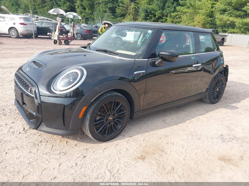 2023 Mini Hard top VIN WMW53DH09P2S95457 IAAI salvage auction — REAR END, Wait Title, sold $25 on 2026-08-23 (photo 2)