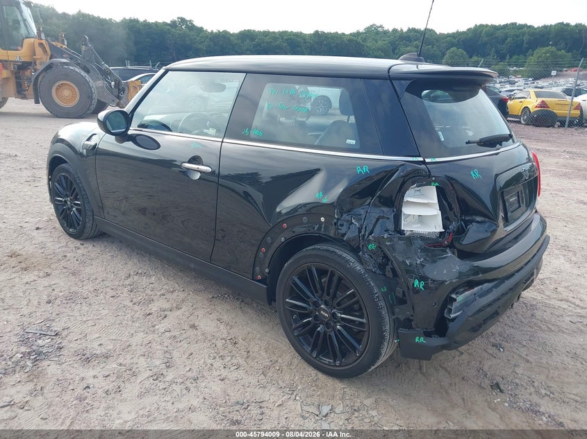 2023 Mini Hard top VIN WMW53DH09P2S95457 IAAI salvage auction — REAR END, Wait Title, sold $25 on 2026-08-23 (photo 3)