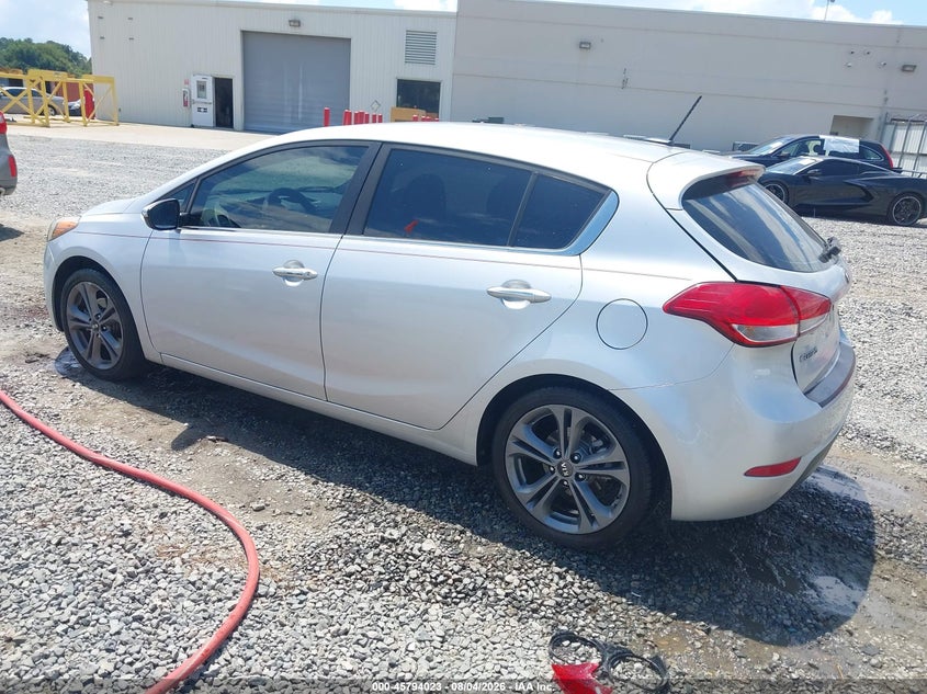2016 Kia Forte VIN KNAFX5A82G5527779 IAAI salvage auction — REAR END, Wait Title, sold $1,225 on 2026-10-06 (photo 3)