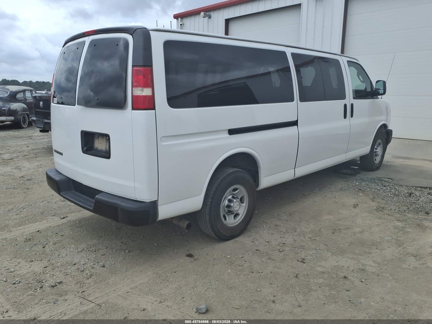 2017 Chevrolet Express 3500 VIN 1GAZGNFG0H1294115 IAAI salvage auction — NORMAL WEAR, SF97 (North Carolina), sold $10,300 on 2026-10-06 (photo 4)