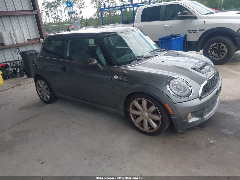 2007 Mini Cooper VIN WMWMF73547TV31479 IAAI salvage auction — NORMAL WEAR, Clear (Florida), sold $125 on 2026-08-11 (photo 1)