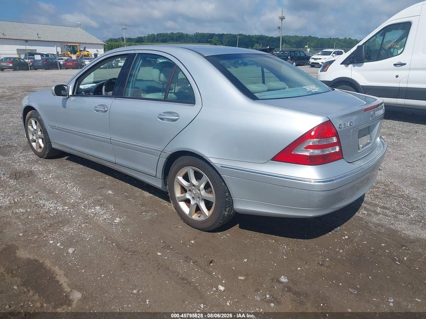 2007 Mercedes-benz C class VIN WDBRF92H37F878265 IAAI salvage auction — NORMAL WEAR, Clear (Pennsylvania), sold $475 on 2026-08-12 (photo 3)
