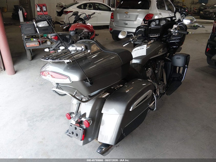 2024 Indian motorcycle co. Pursuit VIN 56KLDGRR1R3426829 IAAI salvage auction — SIDE, Salvage (Idaho), sold $7,700 on 2026-08-21 (photo 4)