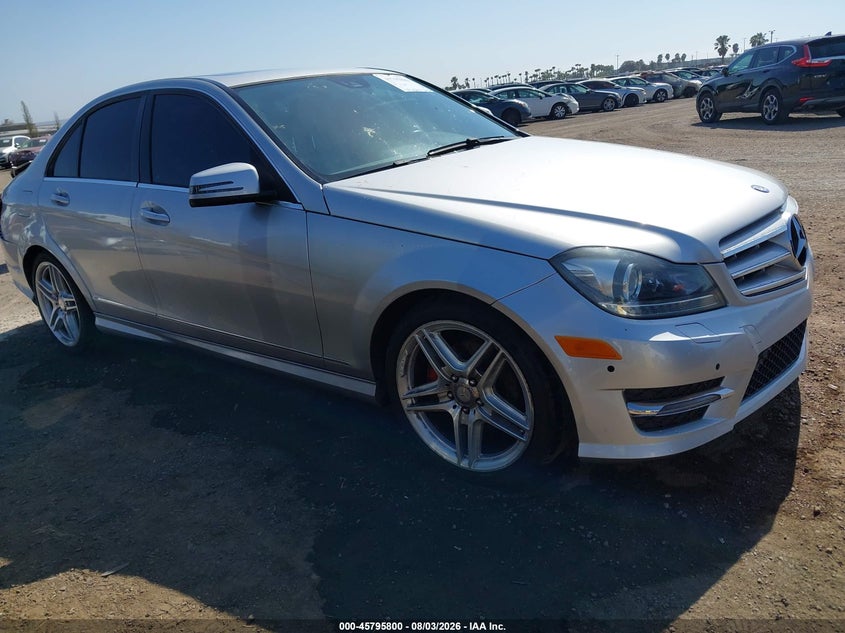 2013 Mercedes-benz C-klasse VIN WDDGF4HB2DA845383 IAAI salvage auction — REAR END, Salvage Title, sold $1,825 on 2026-08-19 (photo 1)