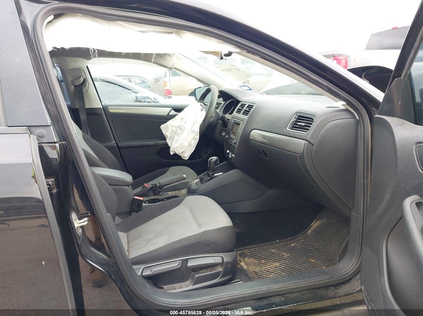 2018 Volkswagen Jetta VIN 3VW2B7AJ3JM223213 IAAI salvage auction — FRONT END, Salvage Title, sold $1,050 on 2026-08-22 (photo 5)