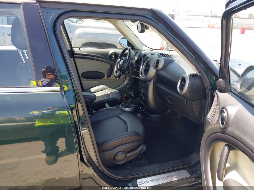 2012 Mini Cooper VIN WMWZC3C55CWL82810 IAAI salvage auction — NORMAL WEAR, Clear - Dealer Only (California), sold $2,400 on 2026-08-12 (photo 5)