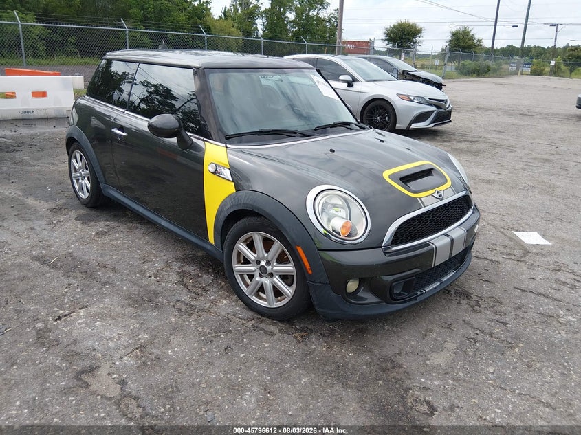 2013 Mini Hard top VIN WMWSV3C55DT394051 IAAI salvage auction — NORMAL WEAR, Salvage Title, sold $125 on 2026-08-18 (photo 1)