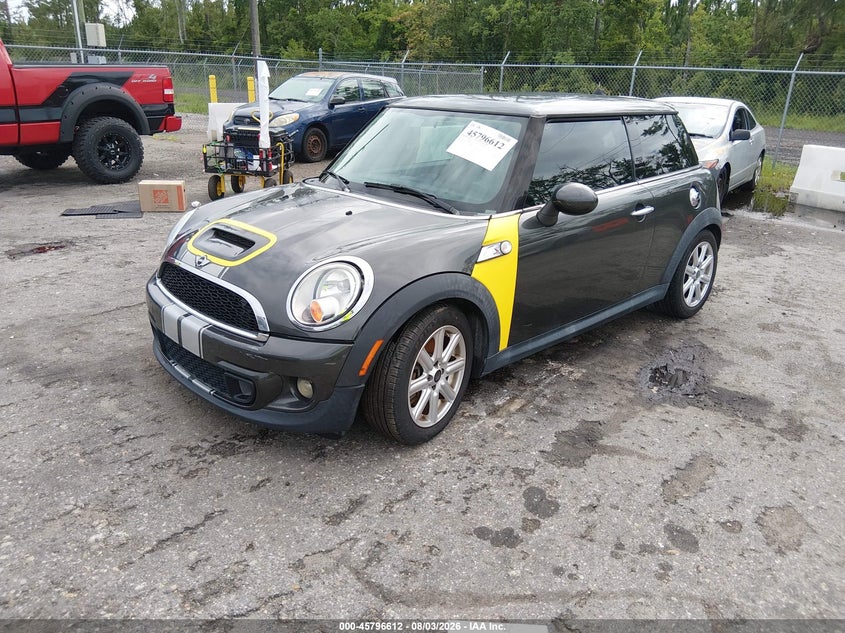 2013 Mini Hard top VIN WMWSV3C55DT394051 IAAI salvage auction — NORMAL WEAR, Salvage Title, sold $125 on 2026-08-18 (photo 2)